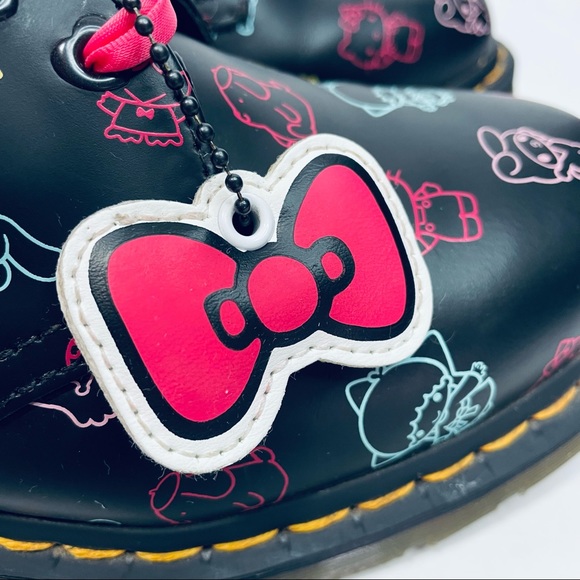 Dr Martens | Hello Kitty collab - Picture 8 of 16